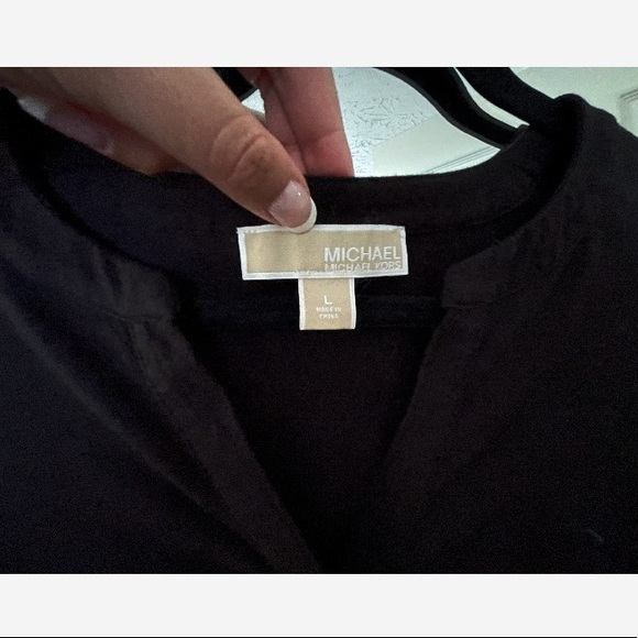 • Michael Kors• 3/4 Sleeve Black Top with Gold Accents - Size Large - Picture 4 of 5
